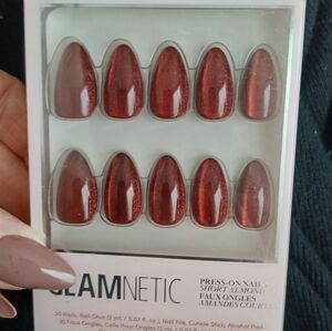 Glamnetic Cat Eye Press On Nails ~ Ruby Slippers ~ Red Short Almond